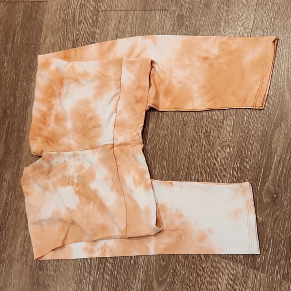 Heart & Hips Baked Peach Tie-Dye Leggings - Picture 6 of 6